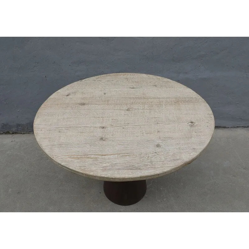 39 Pedestal Round Table Weathered Natural